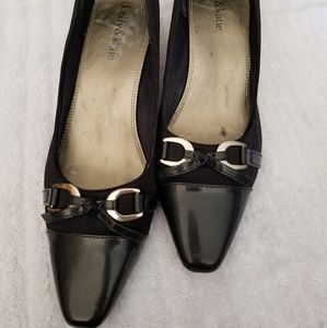 Navy patent leather and silver accent pumps